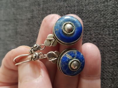 Lapis lazuli oorbellen madebymirjam